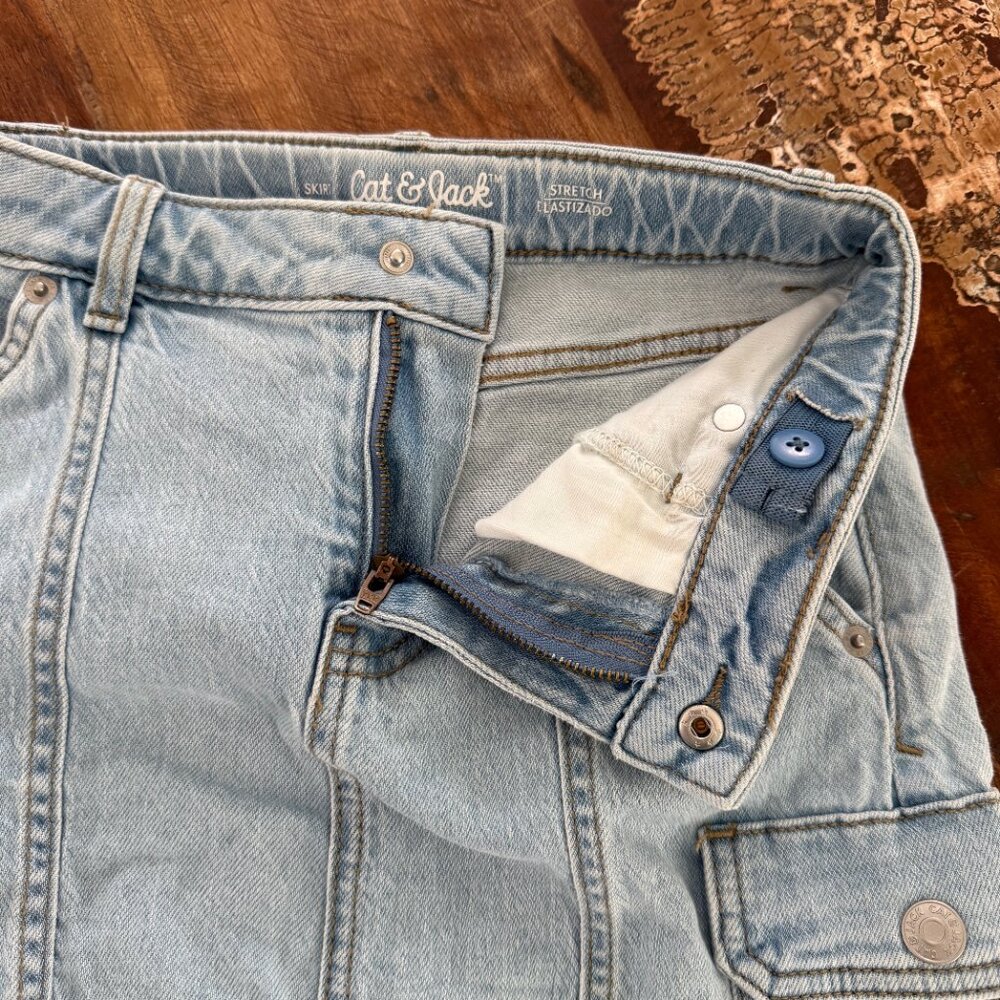 Cat & Jack Girls Denim Mini Skirt Size 8 - Picture 4 of 9